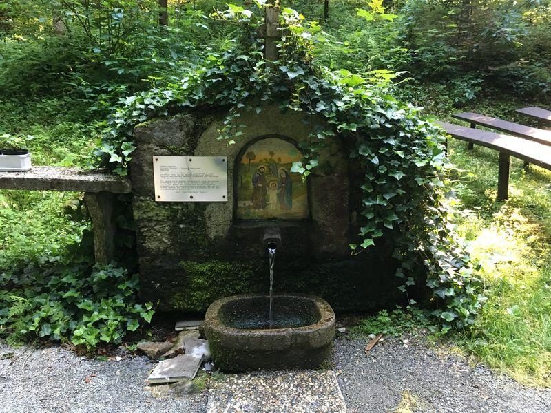 Egerholzkapelle mit „Heilwasser“